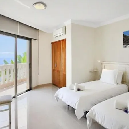 Beautiful Home In Santiago Del Teide With Outdoor Swimming Pool, Wifi And 4 Bedrooms Ferienhaus Puerto de Santiago (Tenerife)